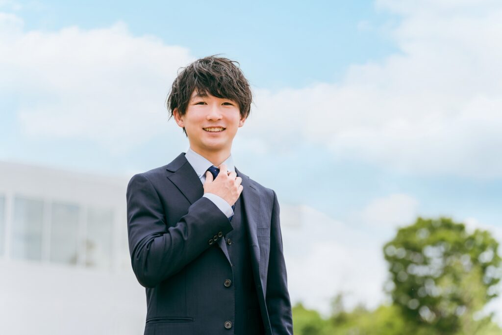 工場 面接 スーツ